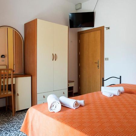 B&B Hotel Villa Nora Bellaria-Igea Marina Buitenkant foto