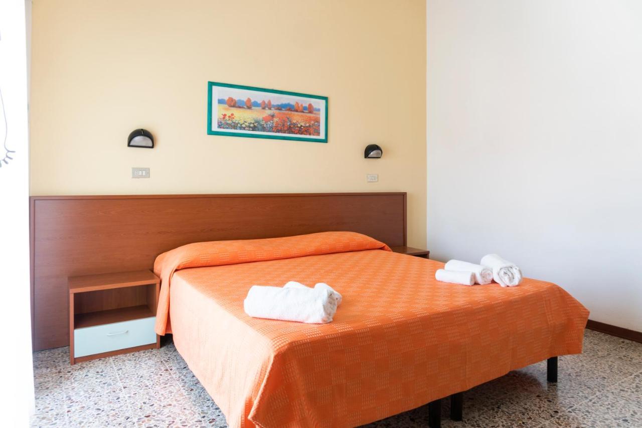 B&B Hotel Villa Nora Bellaria-Igea Marina Buitenkant foto