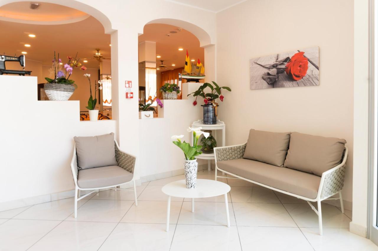 B&B Hotel Villa Nora Bellaria-Igea Marina Buitenkant foto