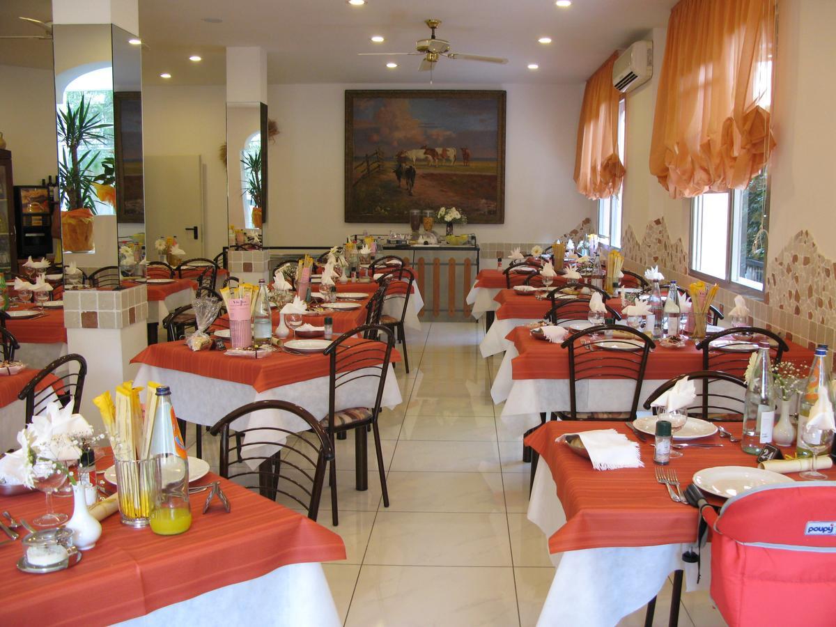 B&B Hotel Villa Nora Bellaria-Igea Marina Buitenkant foto